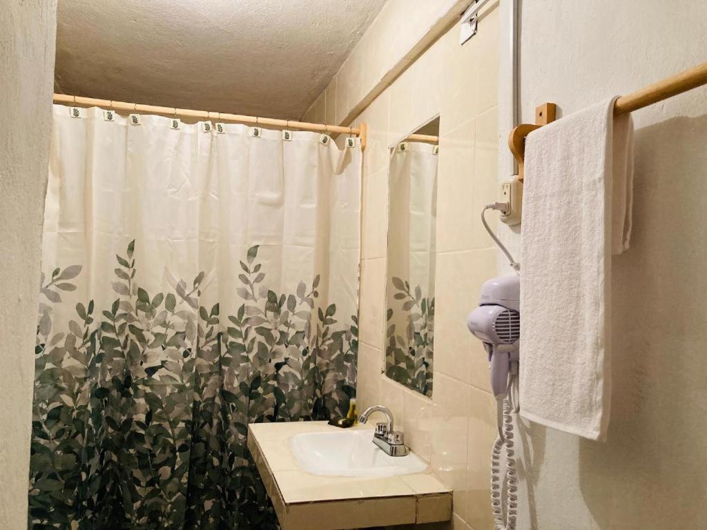 Alhambra Hotel - San Cristóbal de Las Casas Zewnętrze zdjęcie